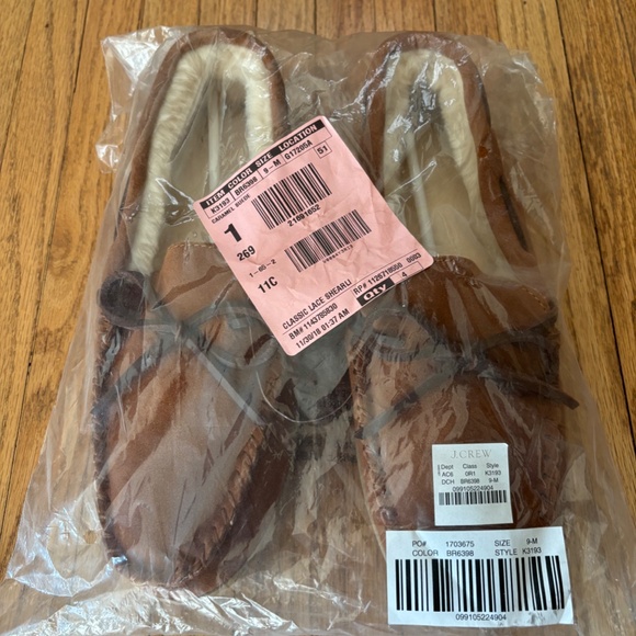 NWT JCrew Mens Shearling Moccasin Slippers - Picture 2 of 3